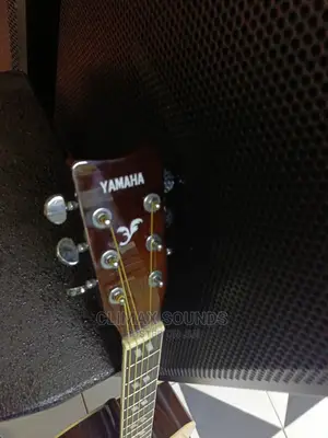 Semi Acoustic Yamaha