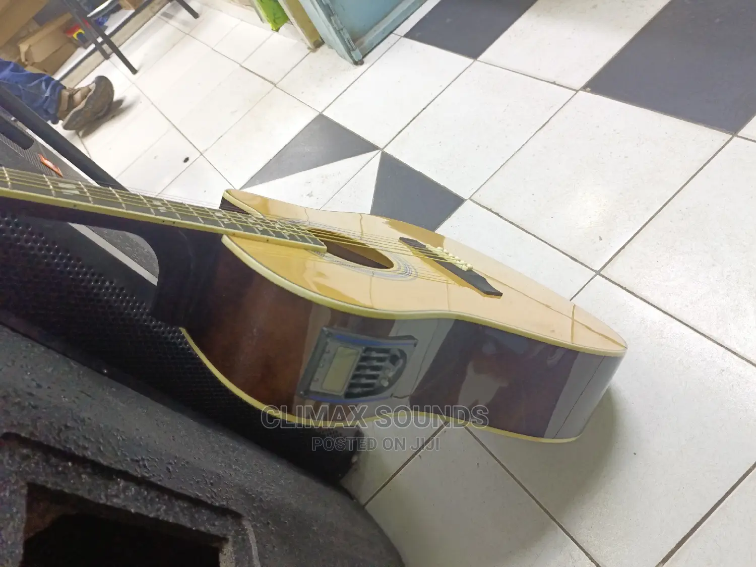 Semi Acoustic Yamaha