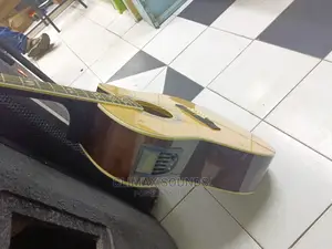 Semi Acoustic Yamaha
