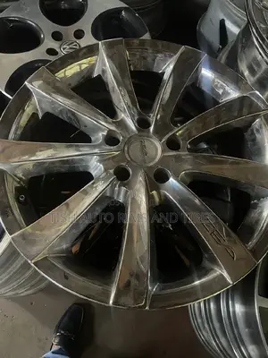 Toyota Crown, Harrier, Mark X 18 Inch Rims Set