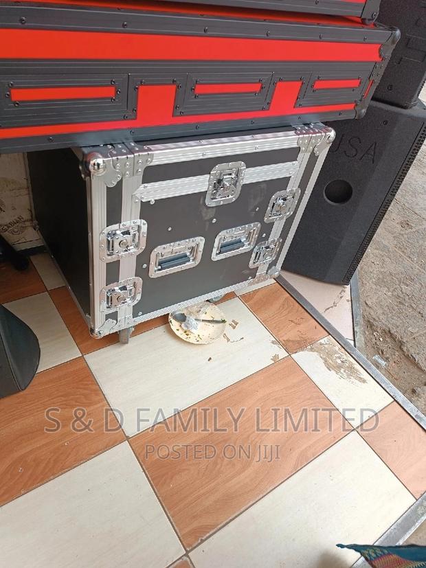 6U Closed Rack - main view