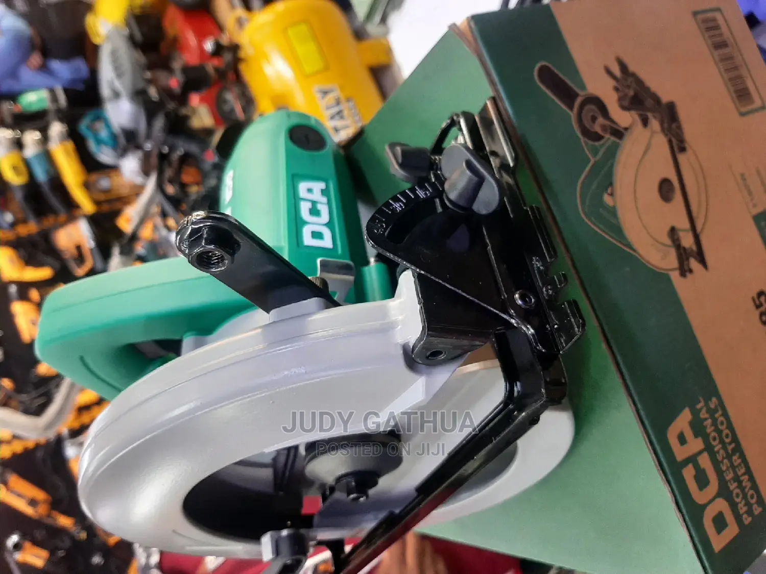 DCA Circular Saw With Blade