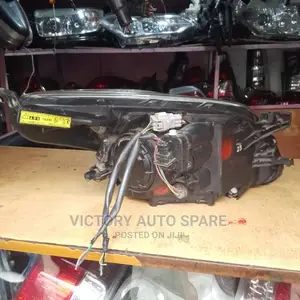 IST Xenon Headlight 2010-2013 New