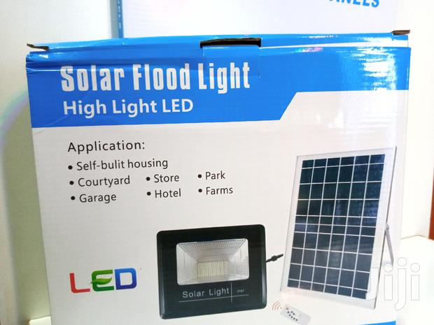 60w Solar Floodlight, Solar Security Light - thumbnail 2