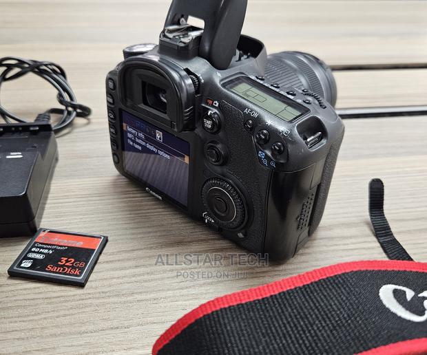 Canon EOS 7D DSLR Camera With 18-135mm Kit - thumbnail 4