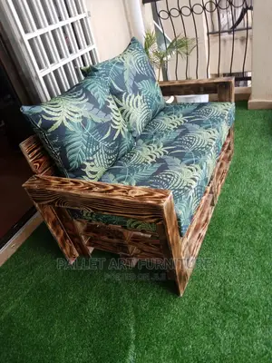 Pallet Seat
