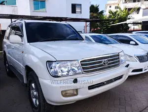 Toyota Land Cruiser 2000 White