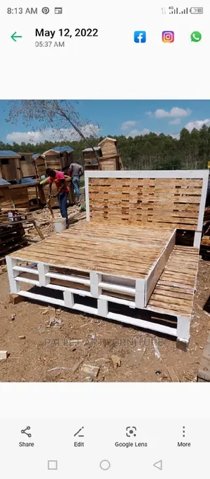 5*6 White and Rustic Pallet Bed