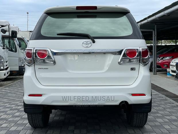 Toyota Fortuner 2015 White - thumbnail 14