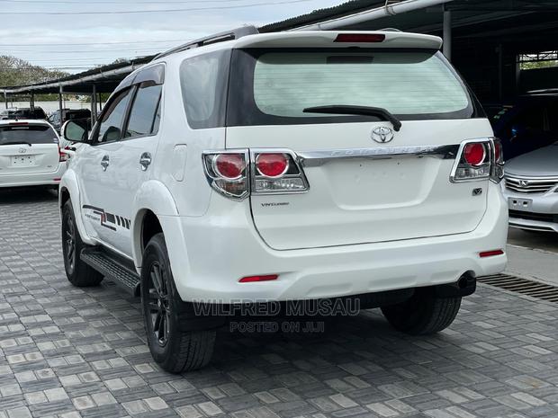 Toyota Fortuner 2015 White - thumbnail 15