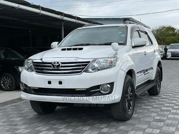Toyota Fortuner 2015 White - thumbnail 16