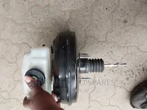 Brake Booster and Master Cylinder Complete Toyota 9l Box
