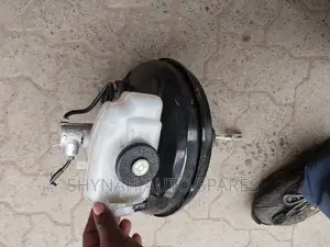 Brake Booster and Master Cylinder Complete Toyota 9l Box