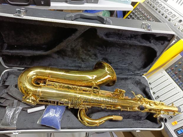 Suzuki Tenor Saxophone - thumbnail 3