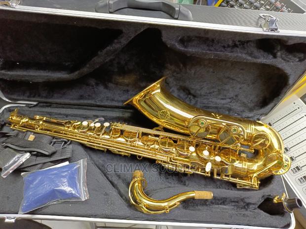 Suzuki Tenor Saxophone - main view