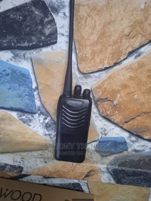 Kenwood TK-3000 UHF Two Way Radio
