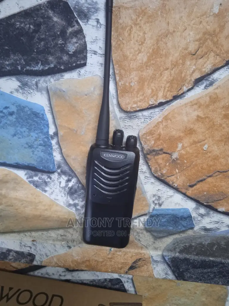 Kenwood TK-3000 UHF Two Way Radio