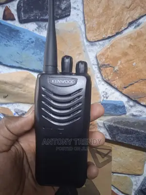 Kenwood Protalk Nx-P1300au Uhf Two-Way Portable Radio