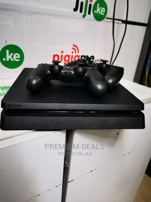 Ps4 Clean With Two Controllers All Accessories Available