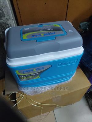 Firm Handle 32 Litre Cooler Box - thumbnail 2