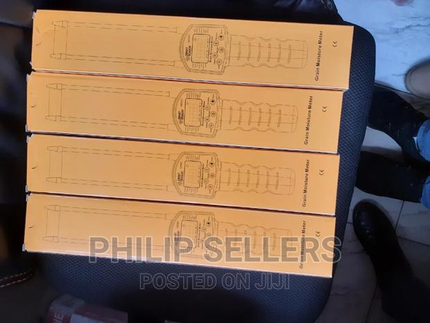 Digital LCD Display With Backlight for Easy Reading. - main view