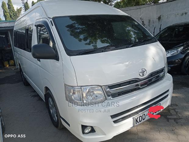 Toyota HiAce 2015 White