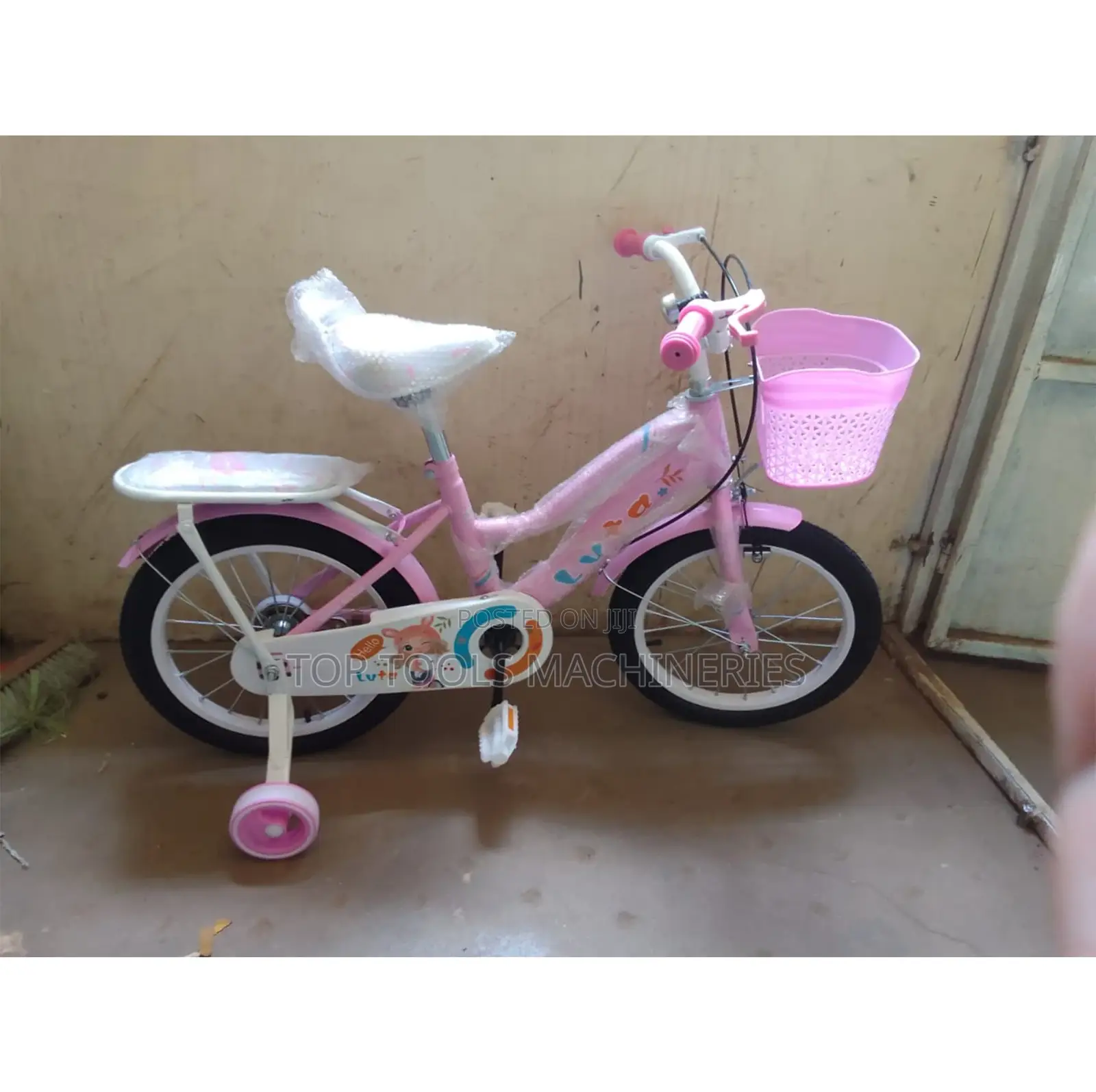 Luta Bright Pink Bicycle Size 16