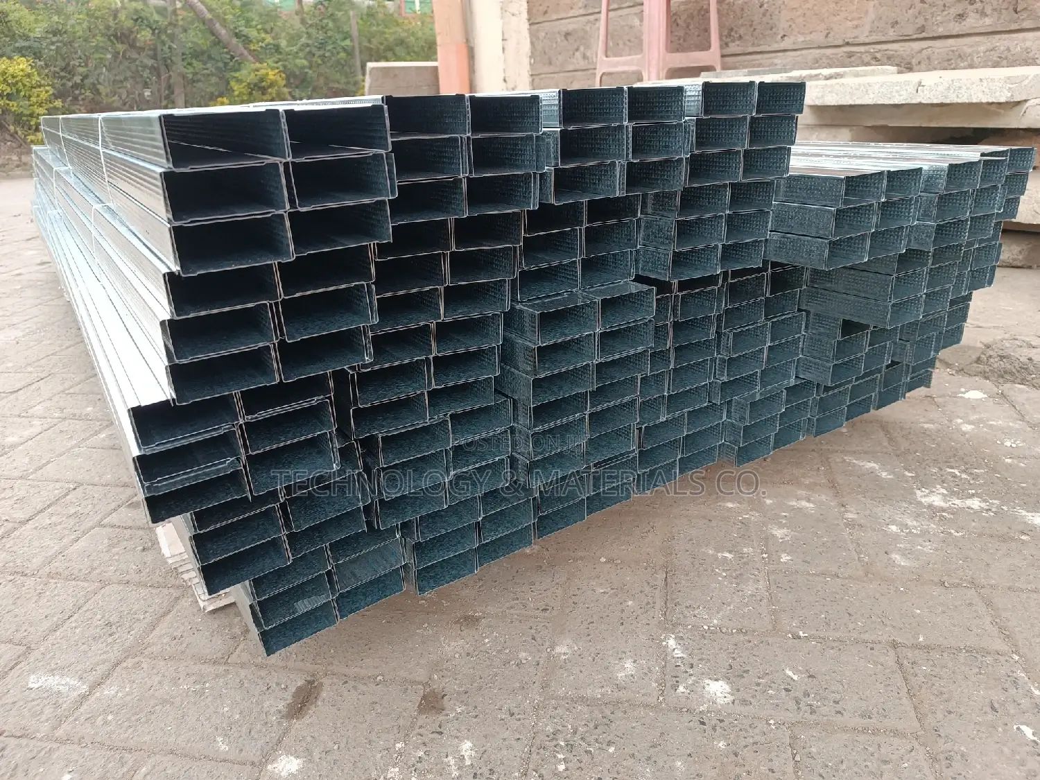 Heavy Gauge Studs and Rails<2.6M>