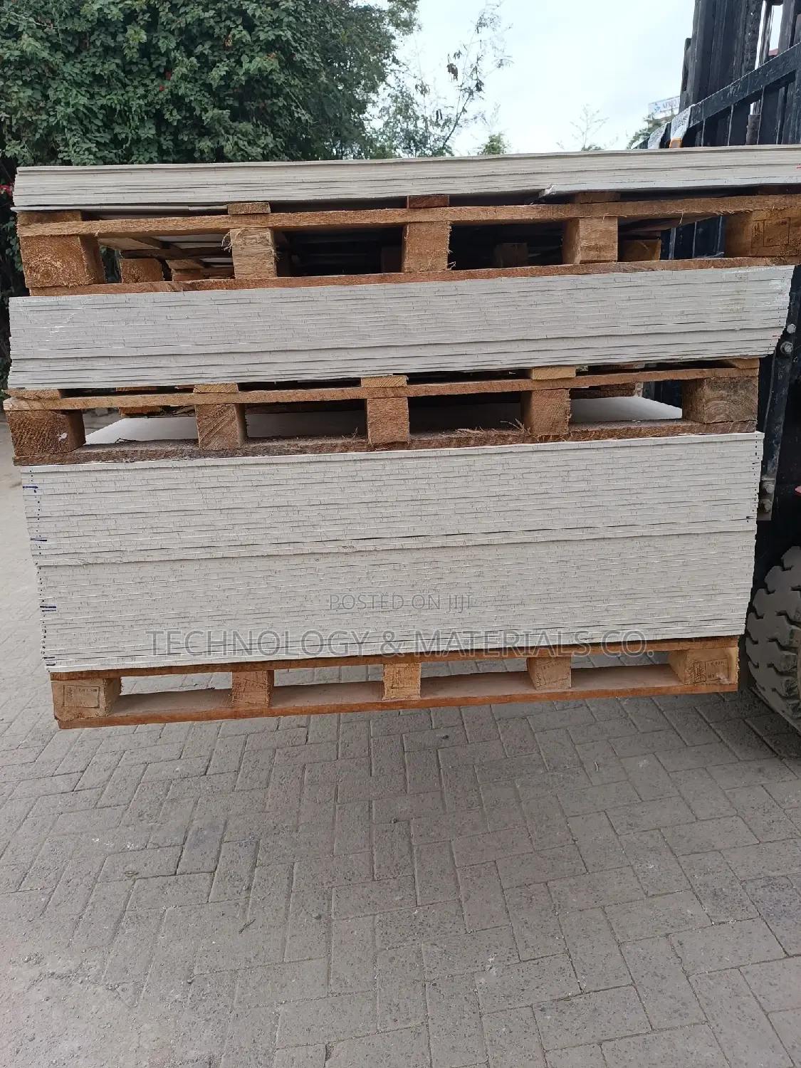Cement Boards <2.4m X 1.2m X 12mm>