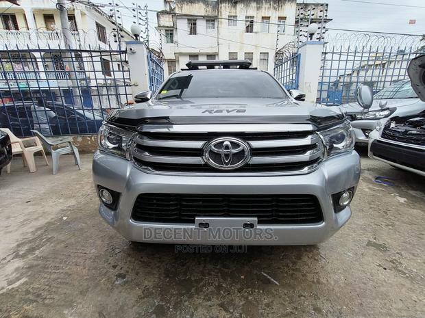 Toyota Hilux 2017 Silver
