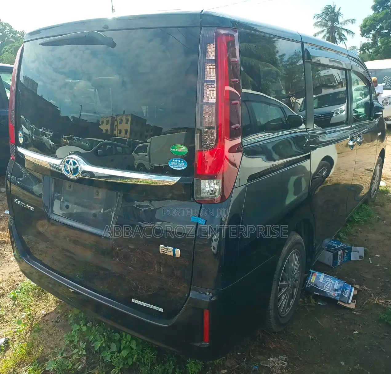 Toyota Esquire 1.8 FWD Hybrid (7 seater) 2016 Black