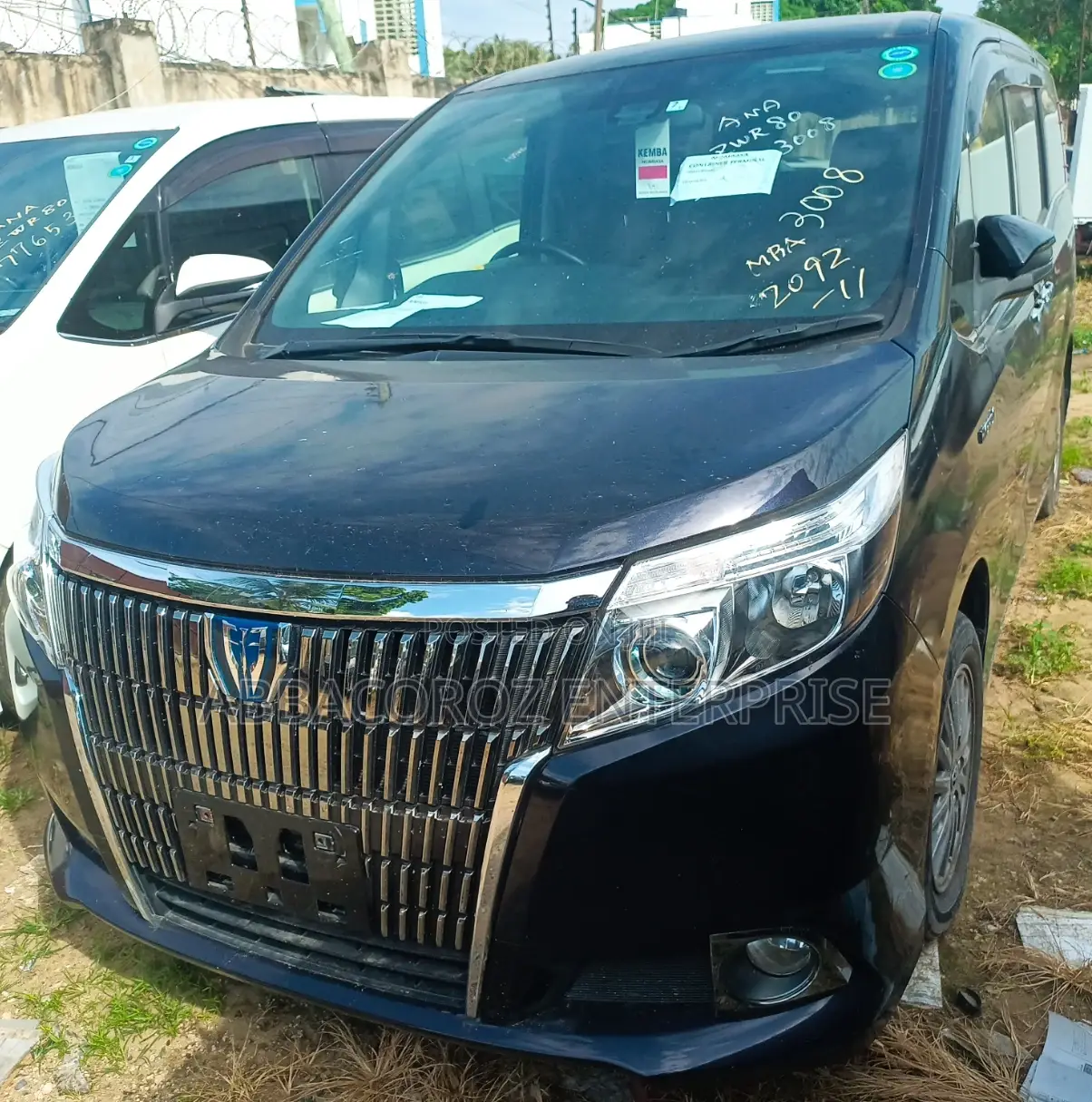 Toyota Esquire 1.8 FWD Hybrid (7 seater) 2016 Black