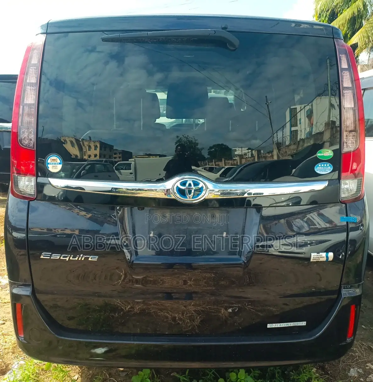 Toyota Esquire 1.8 FWD Hybrid (7 seater) 2016 Black