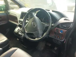 Toyota Esquire 1.8 FWD Hybrid (7 seater) 2016 Black