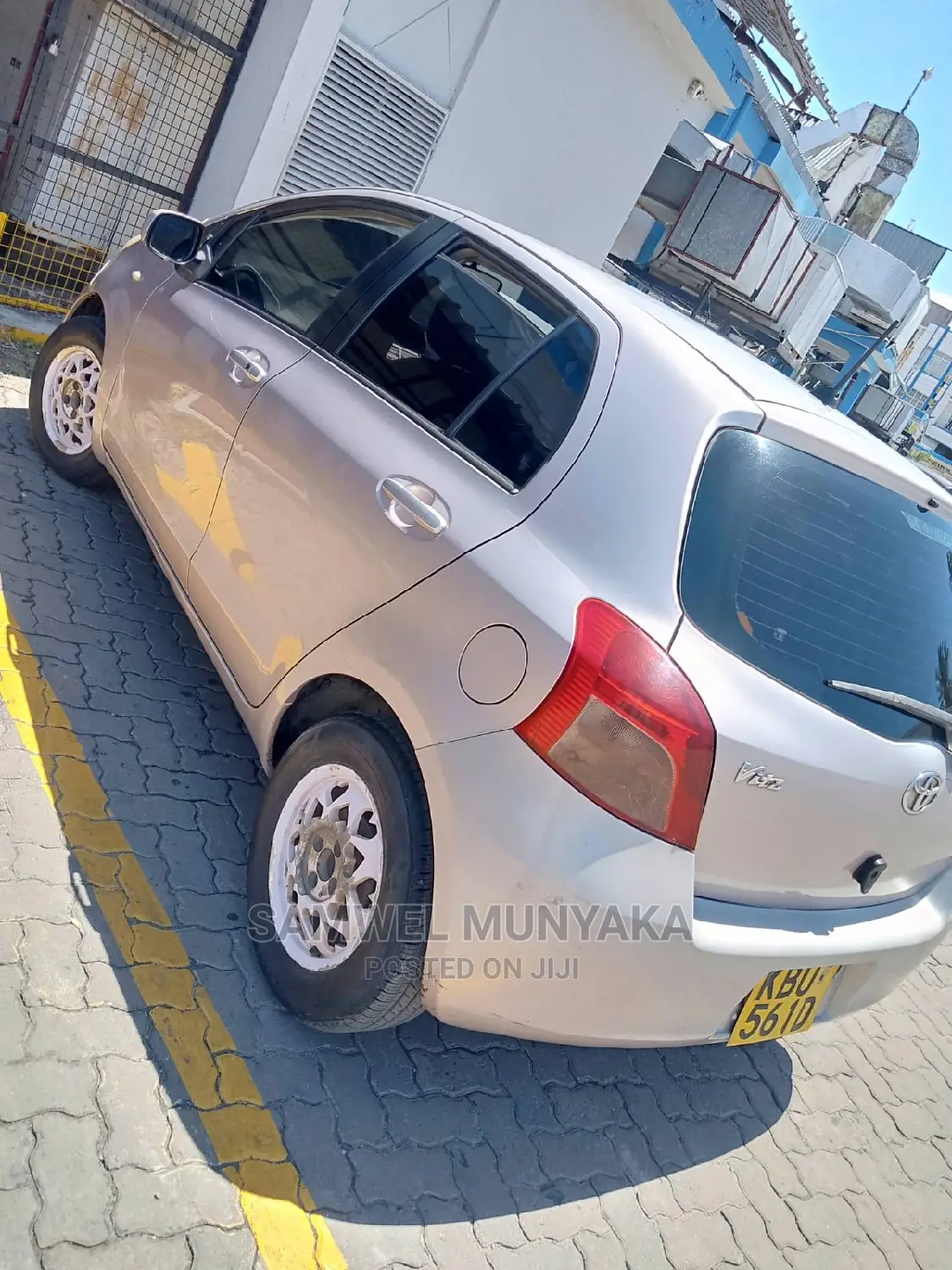 Toyota Vitz 2009 Gray