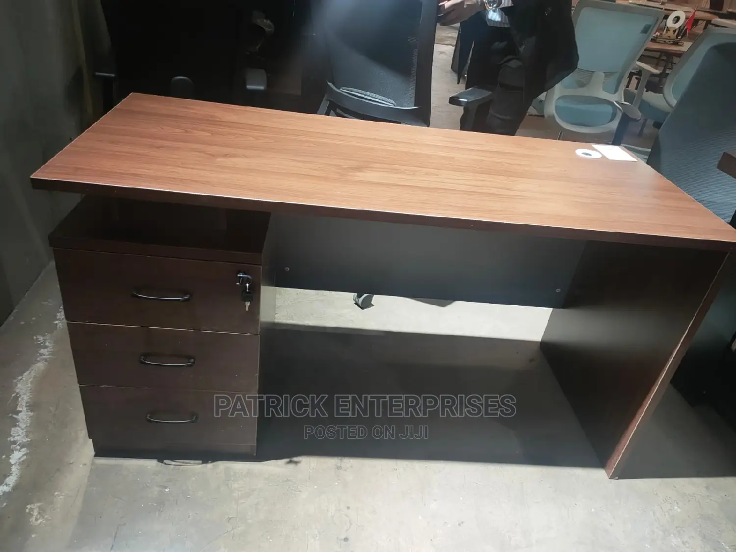 Executive Office Desk 1.4 MTRS