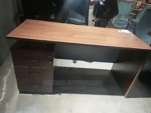 Executive Office Desk 1.4 MTRS