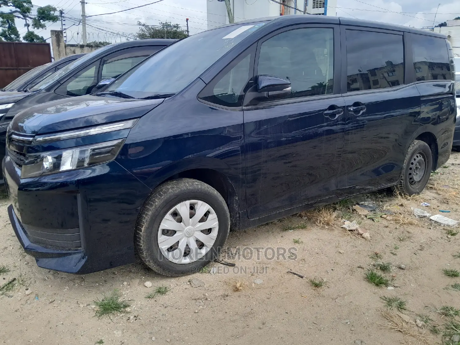 Toyota Esquire 1.8 FWD Hybrid (7 seater) 2016 Blue