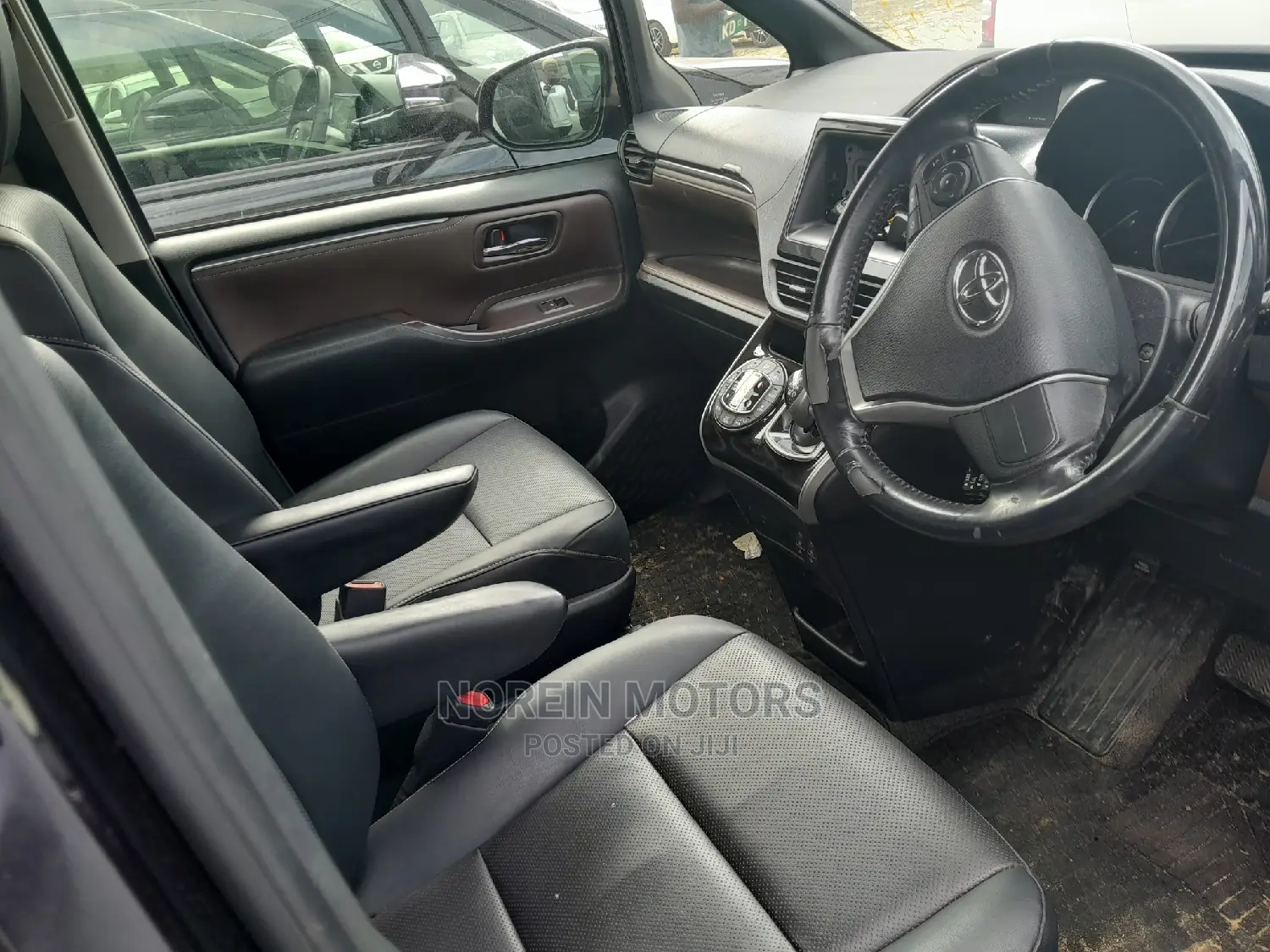 Toyota Esquire 1.8 FWD Hybrid (7 seater) 2016 Blue