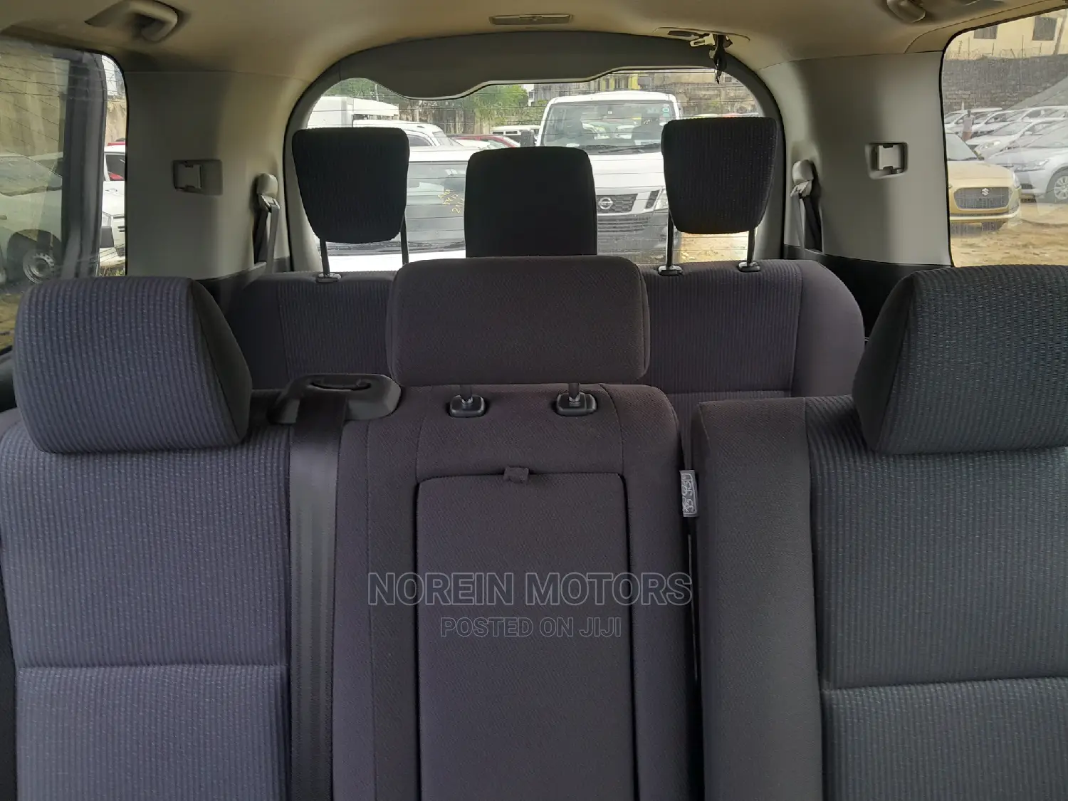 Toyota Esquire 1.8 FWD Hybrid (7 seater) 2016 Blue