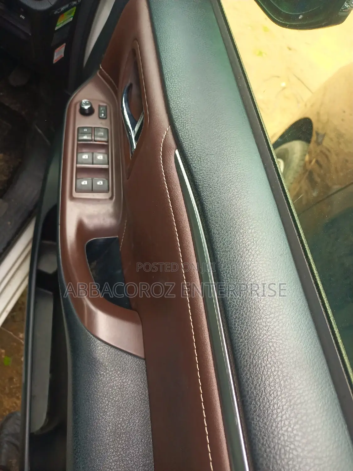 Toyota Esquire 1.8 FWD Hybrid (7 seater) 2017 White