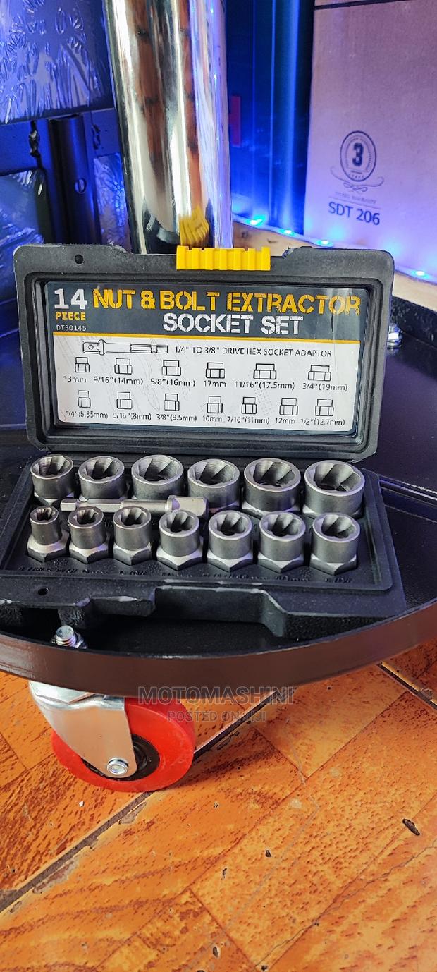 Damaged Nut and Bolt Remover Extractor Kit