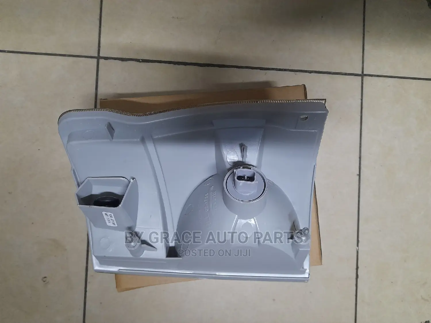Corner Lamp E25 ( Nissan Nguruwe)