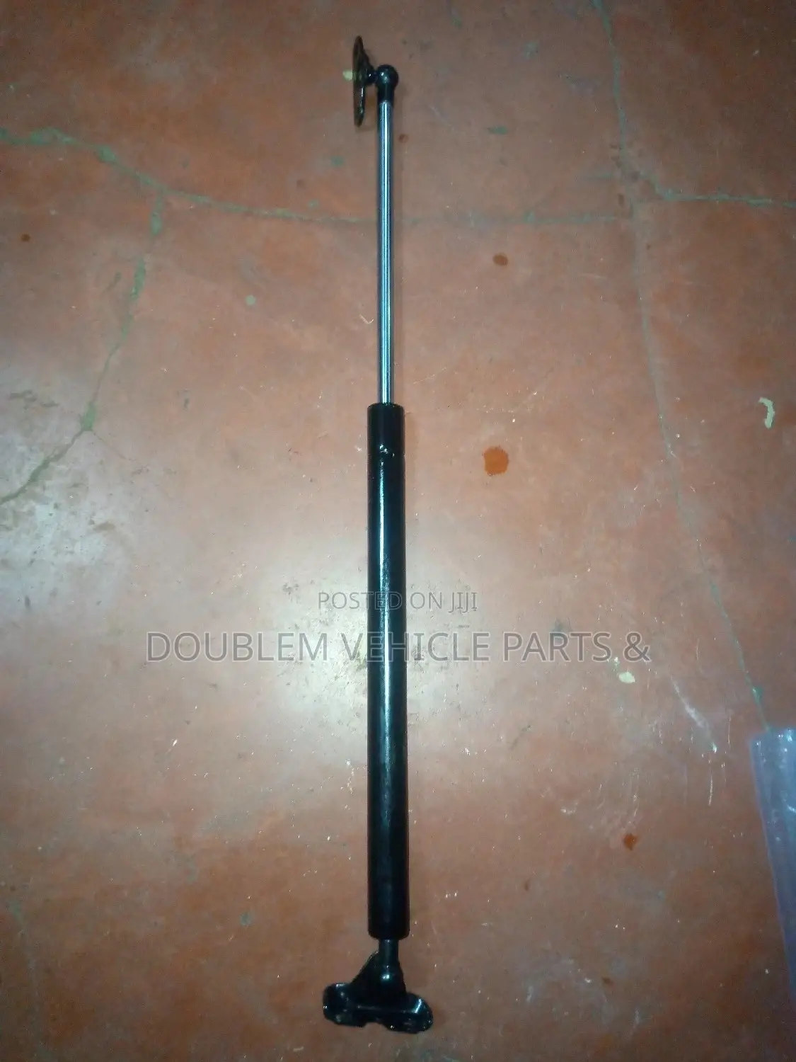 Bootshocks Toyota Harrier Rear