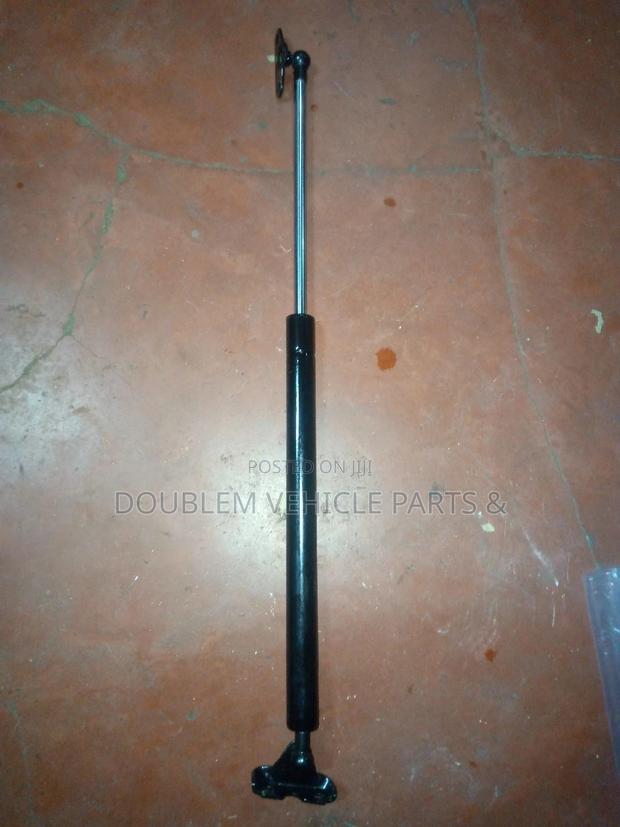 Bootshocks Toyota Harrier Rear - main view