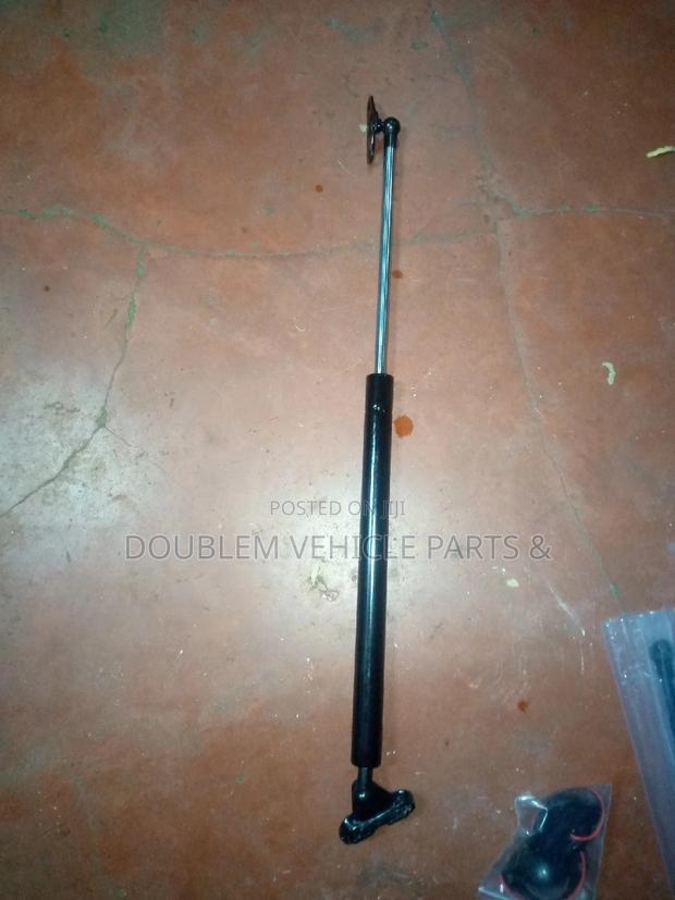 Bootshocks Toyota Harrier Rear - thumbnail 2