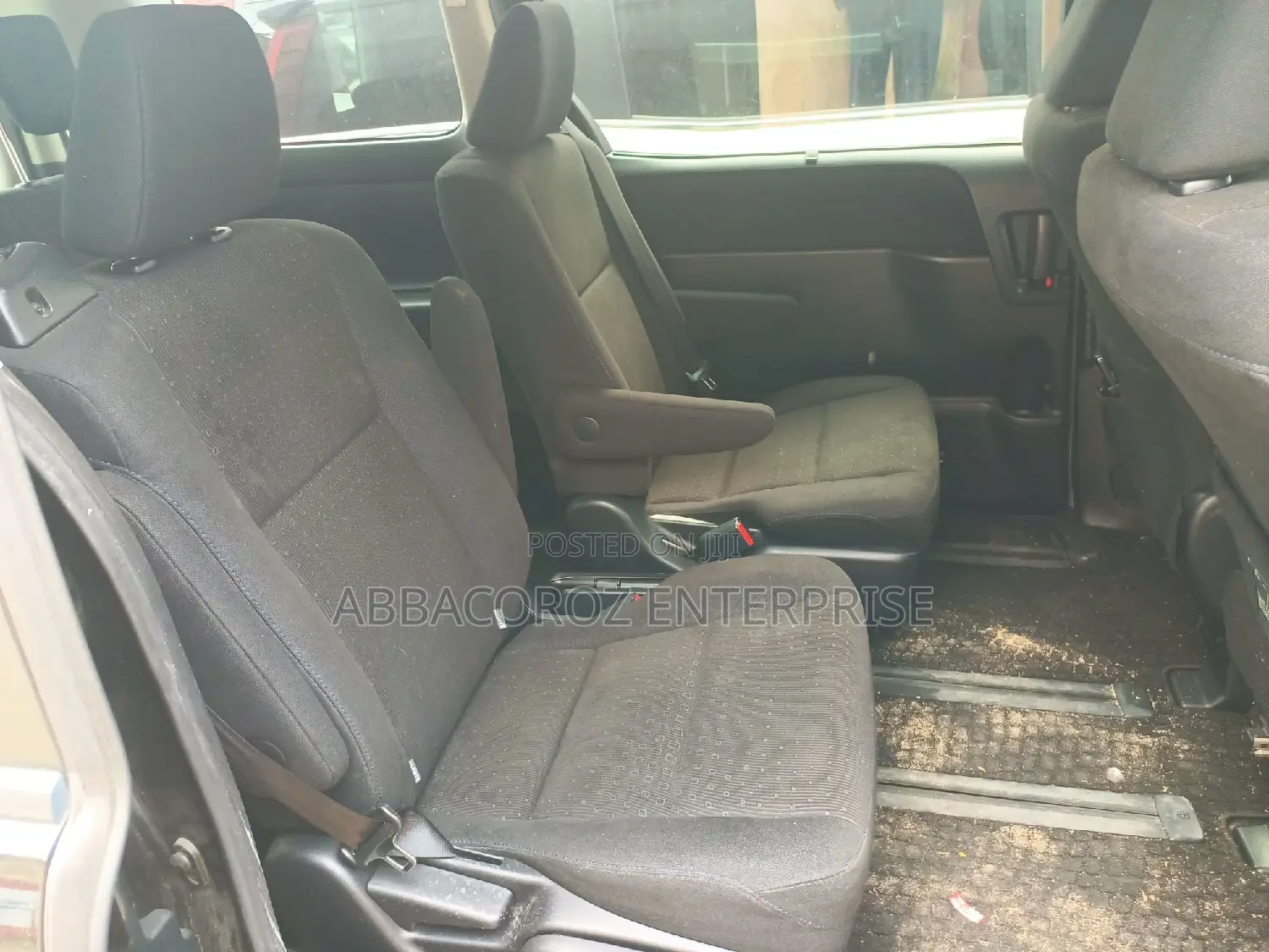 Toyota Noah 1.8 FWD Hybrid (7 seater) 2016 Black