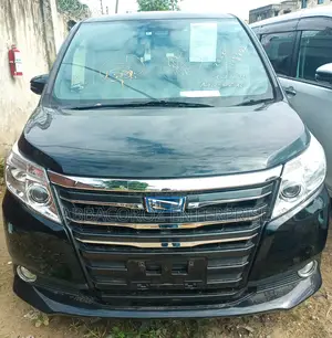 Toyota Noah 1.8 FWD Hybrid (7 seater) 2016 Black