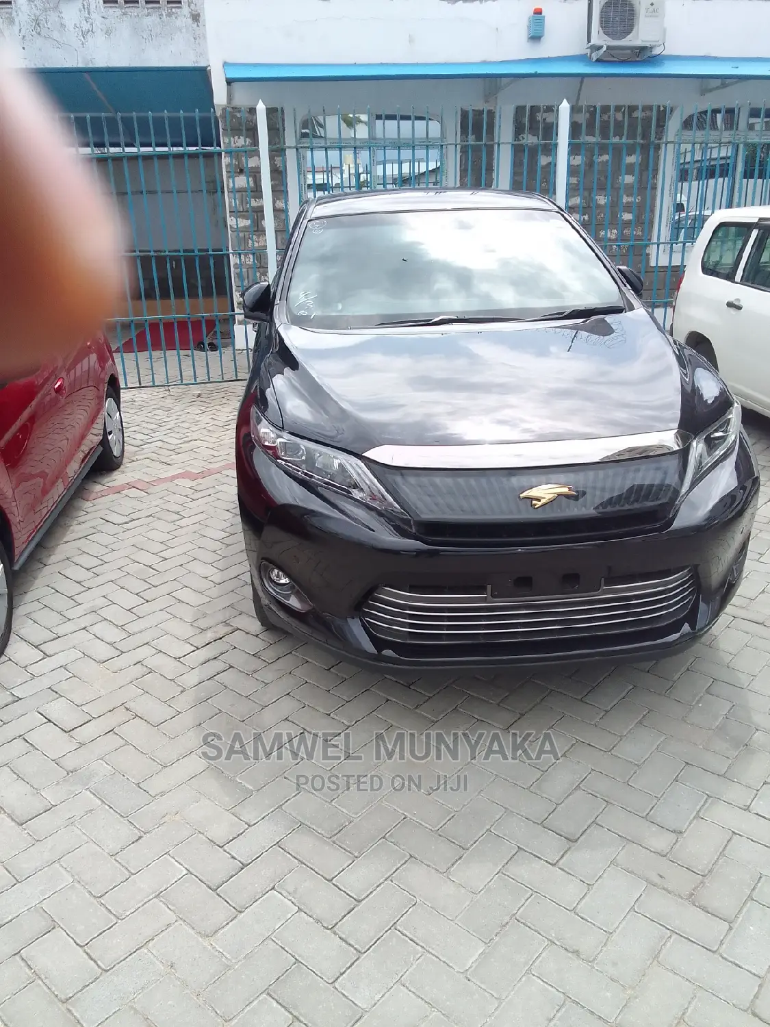 Toyota Harrier 2.0 4WD 2017 Black