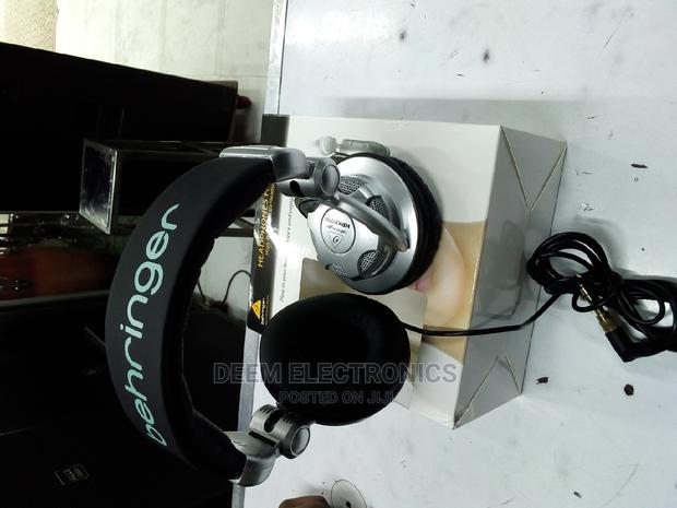 Headphones Behringer-2000